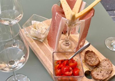 Un apéritif gourmand, accompagné d’un verre de vin?